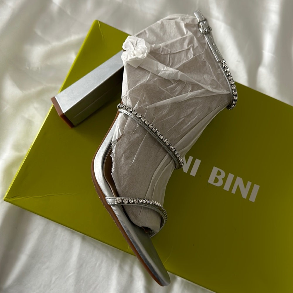 Brand New Gianni Bini Silver Heels